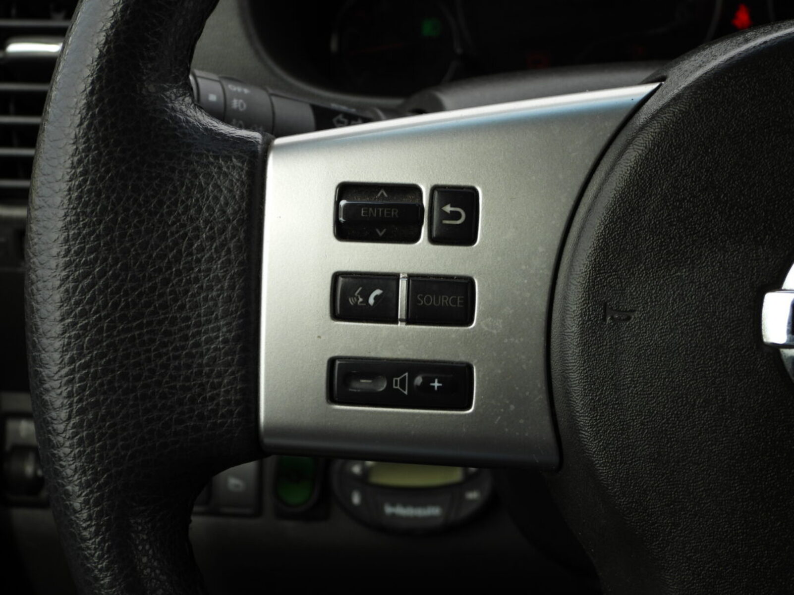 NISSAN NAVARA