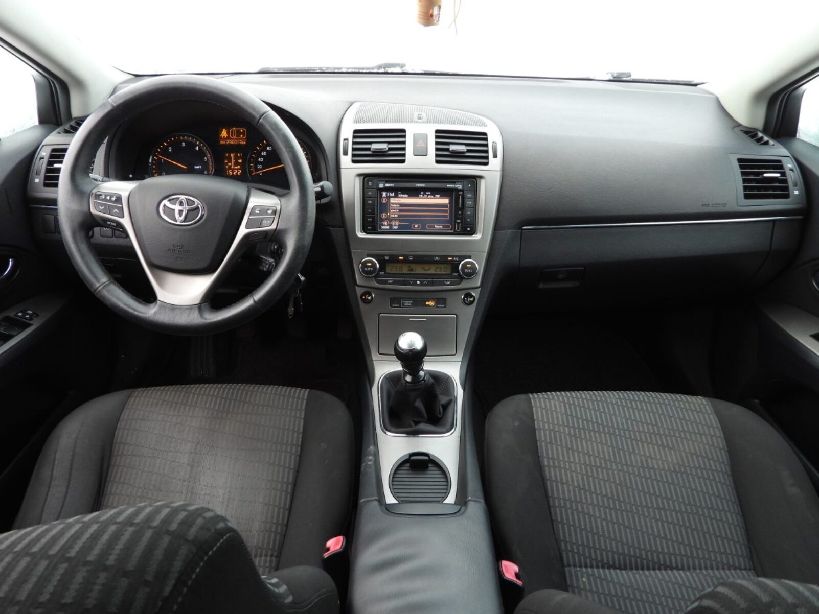 TOYOTA AVENSIS
