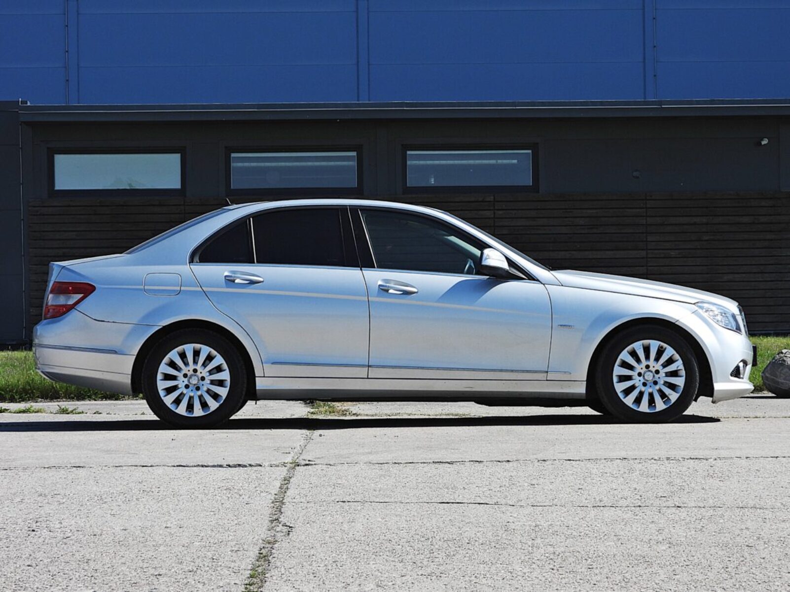 MERCEDES BENZ C220