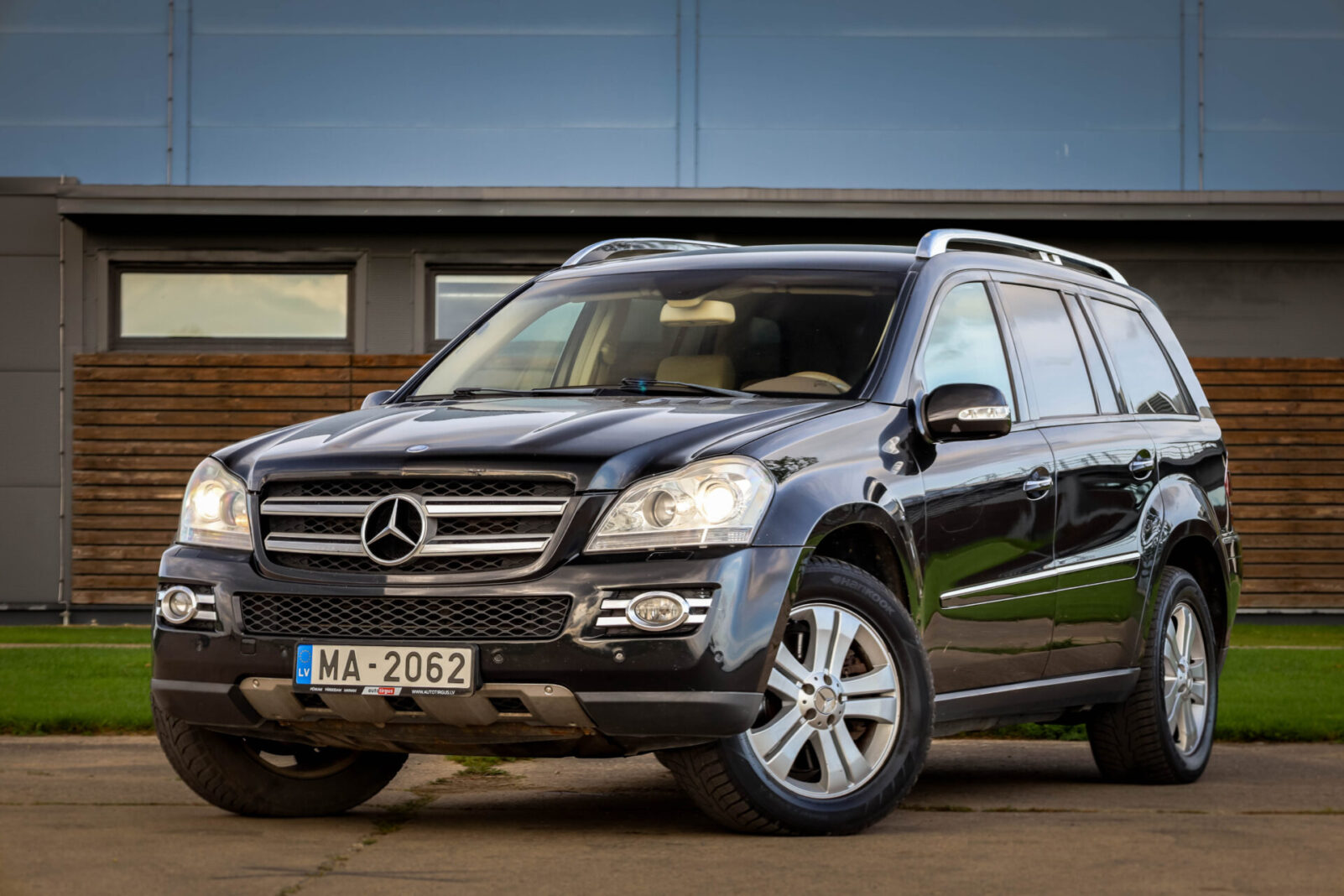 MERCEDES BENZ GL320
