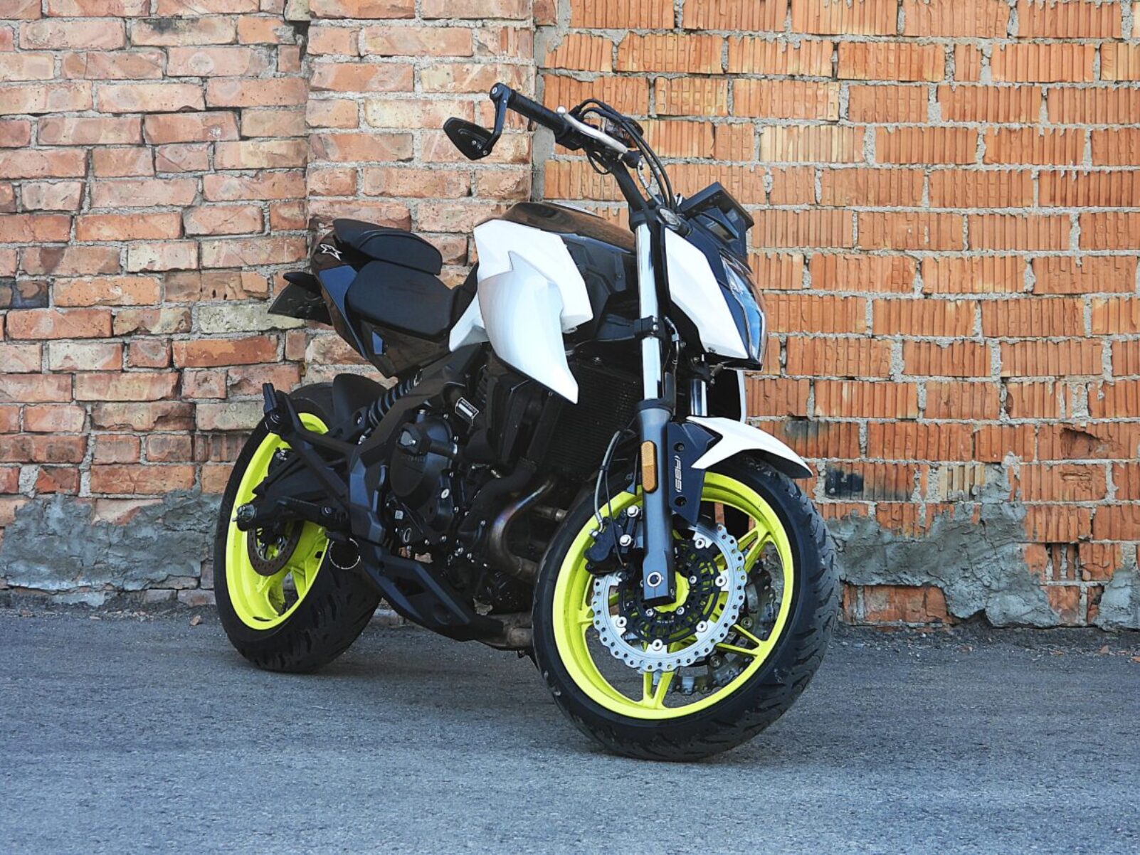 CFMOTO 650NK