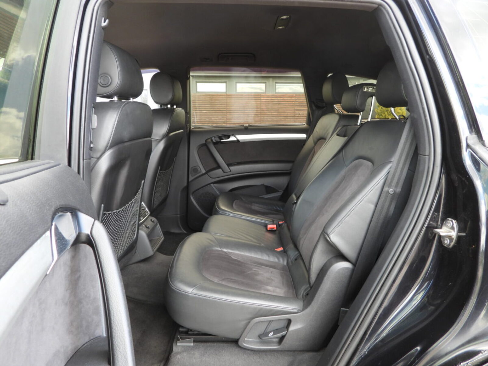 AUDI Q7 S-LINE
