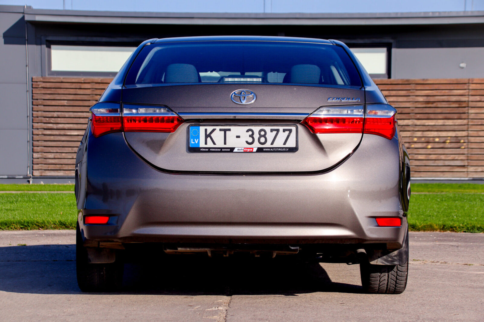 TOYOTA COROLLA