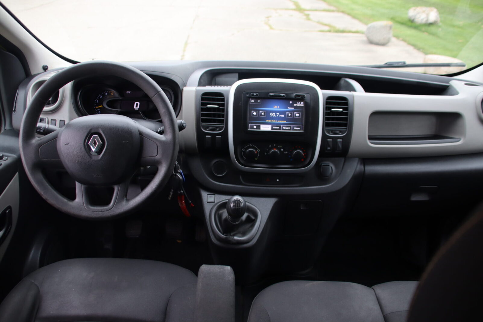 RENAULT TRAFIC