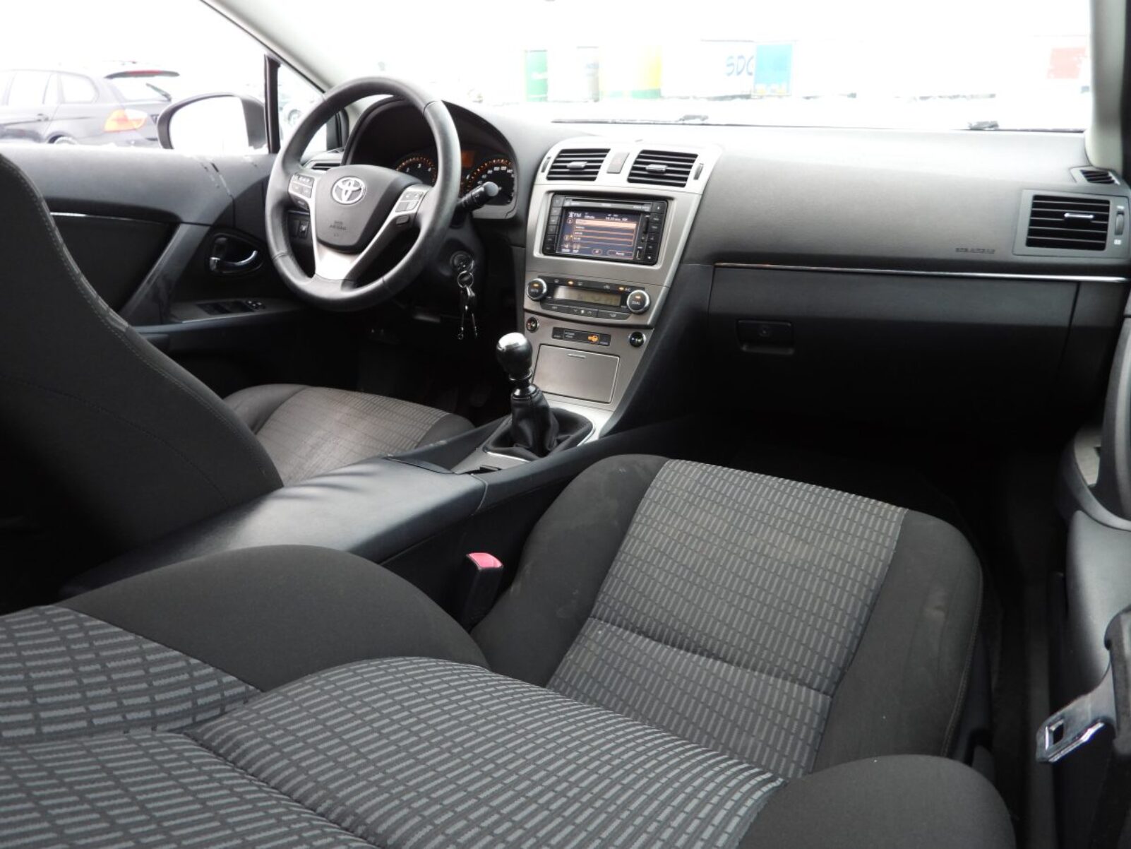 TOYOTA AVENSIS