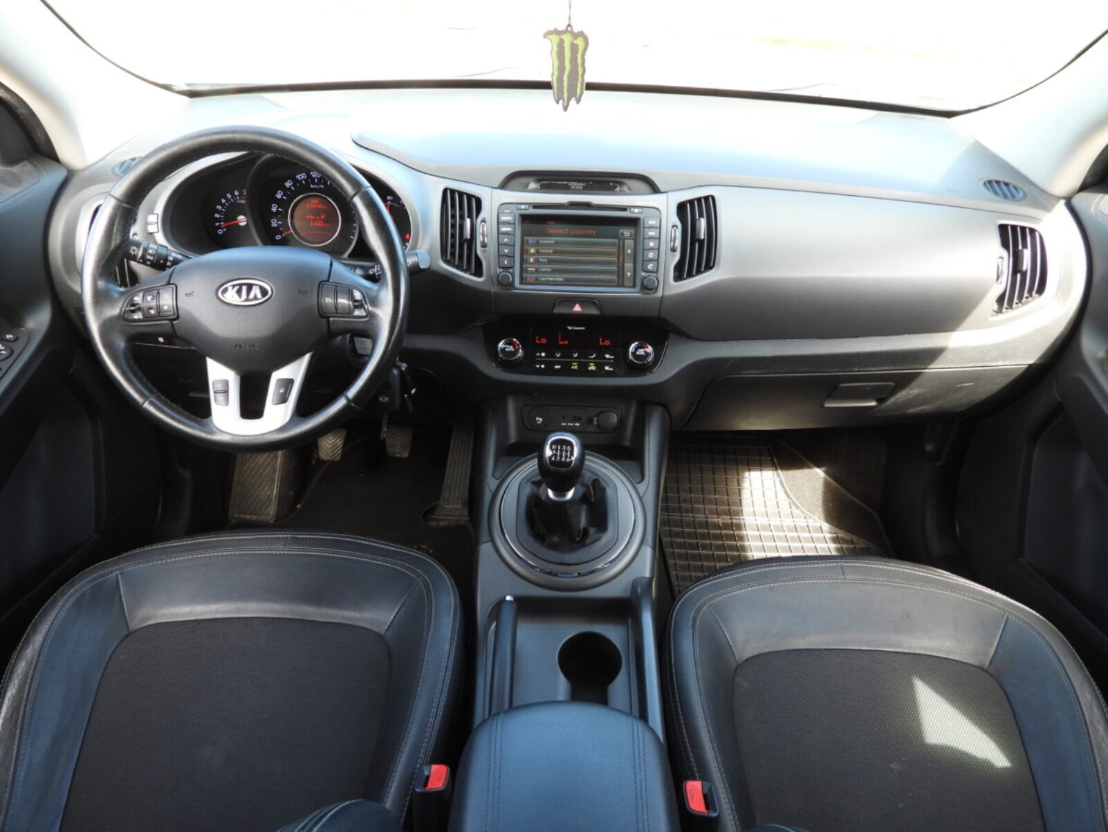 KIA SPORTAGE