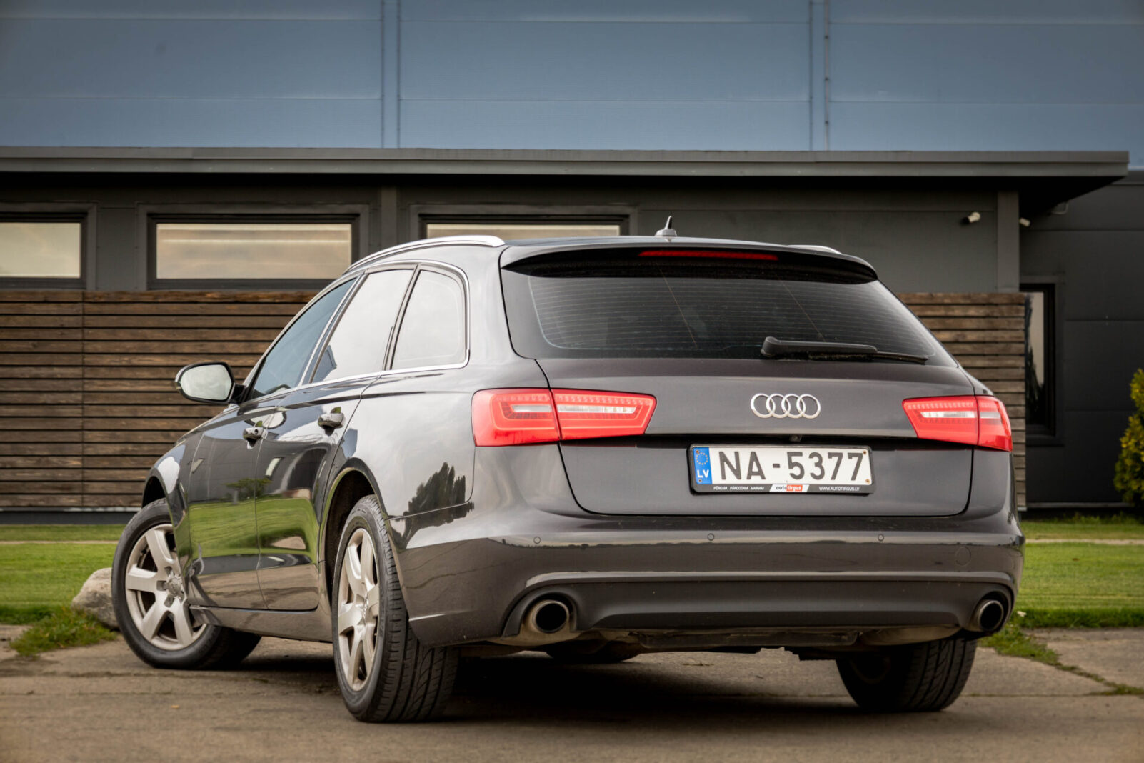 AUDI A6 AVANT