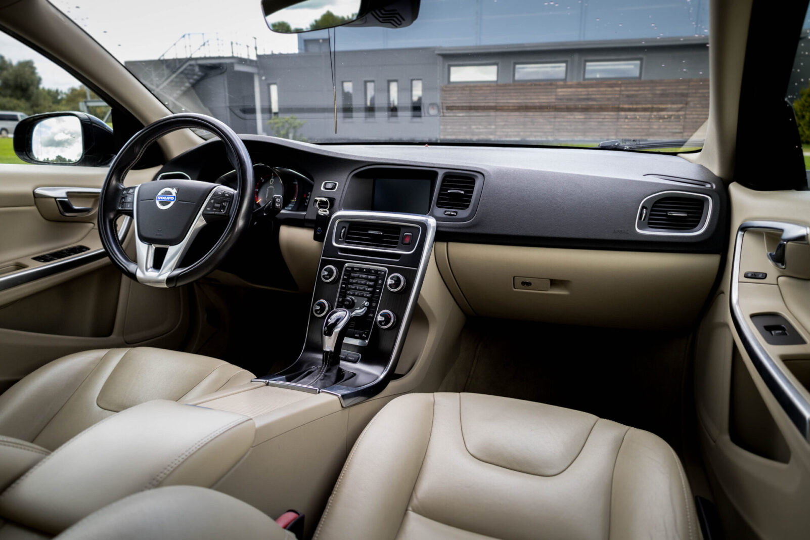VOLVO V60 PLUG IN HYBRID