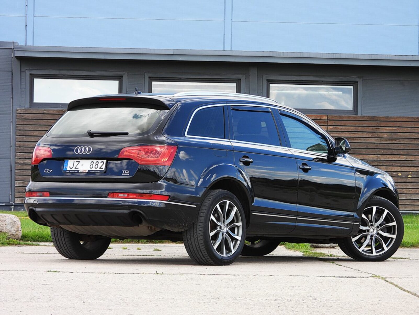 AUDI Q7 S-LINE