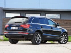 AUDI Q7 S-LINE