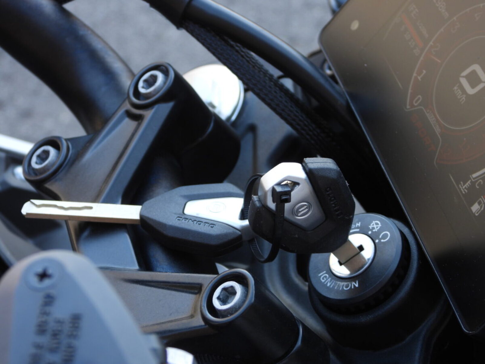 CFMOTO 650NK