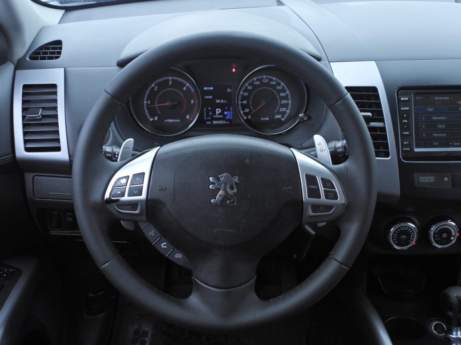 PEUGEOT 4007