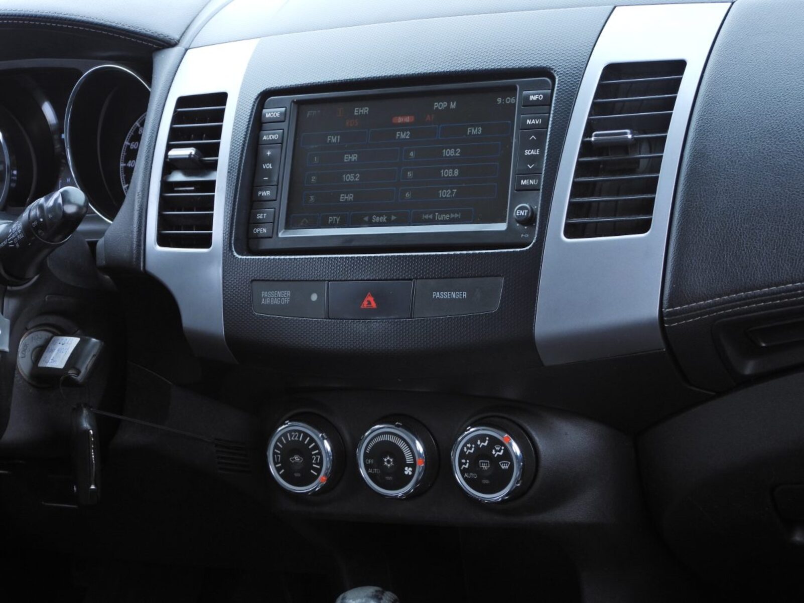 PEUGEOT 4007