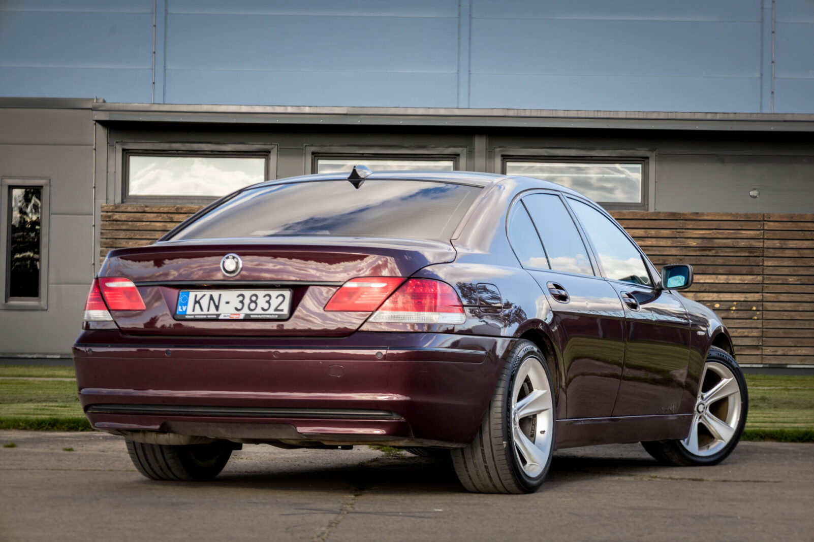 BMW 730