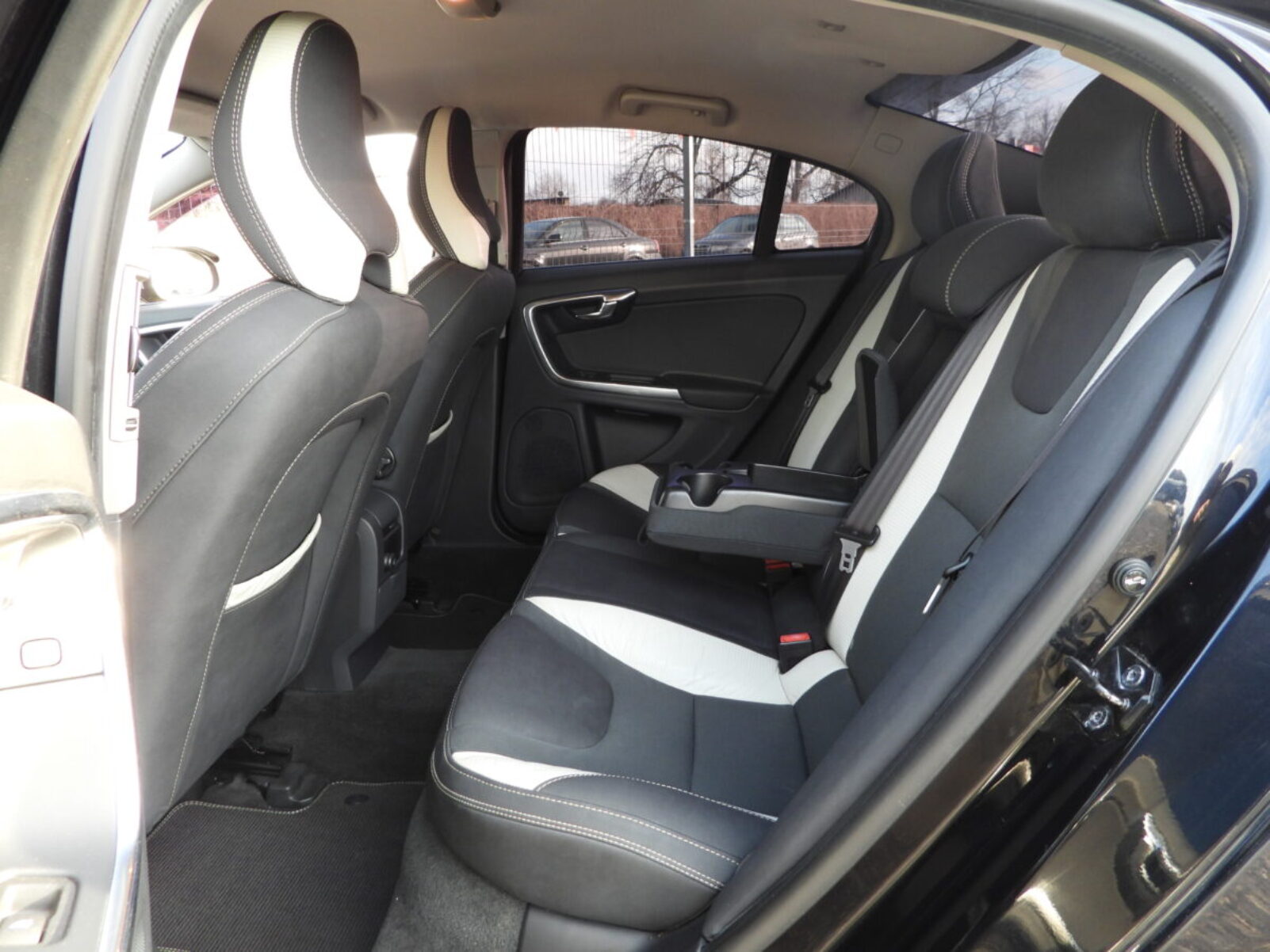 VOLVO S60 R-Design