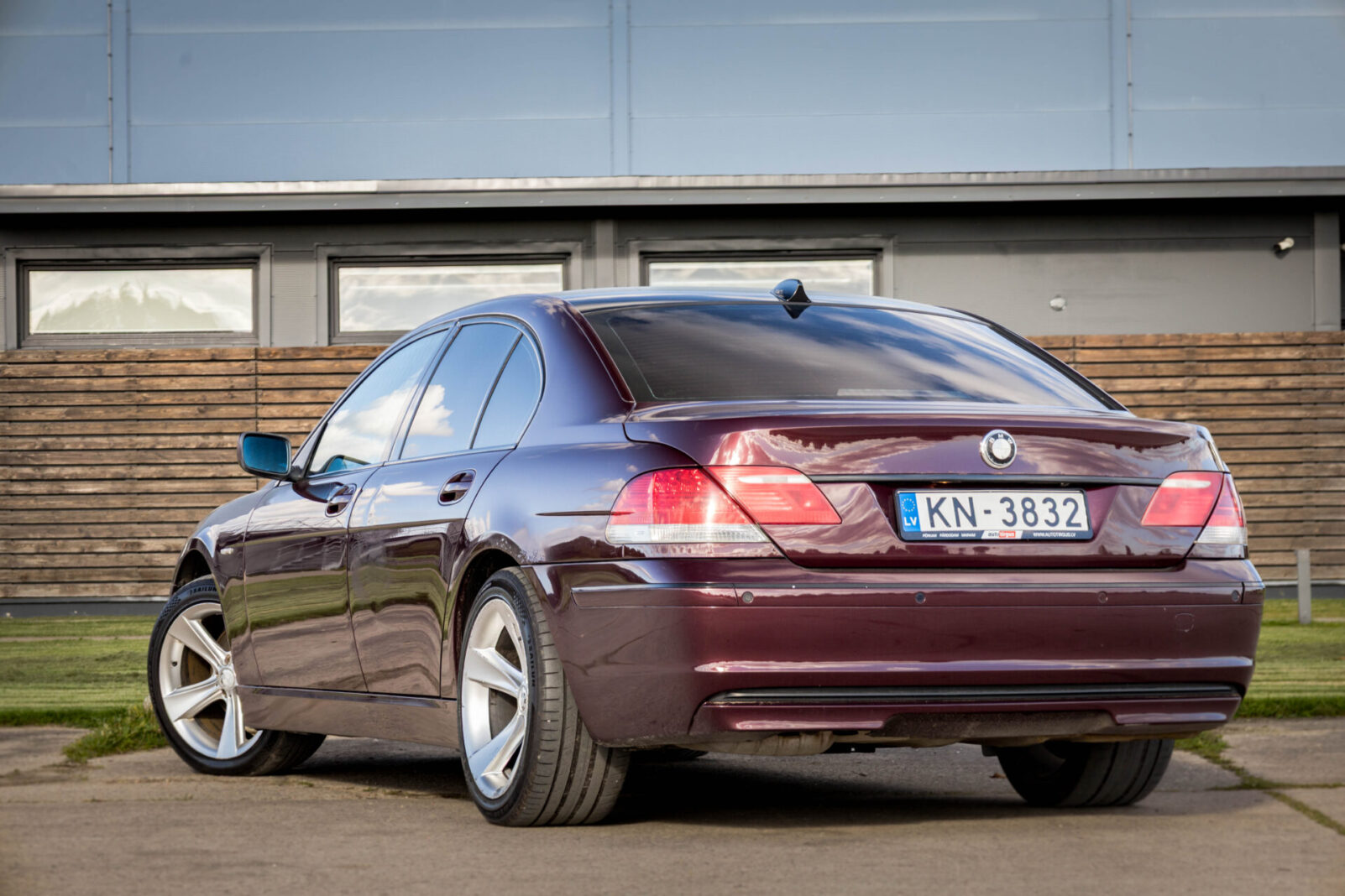 BMW 730