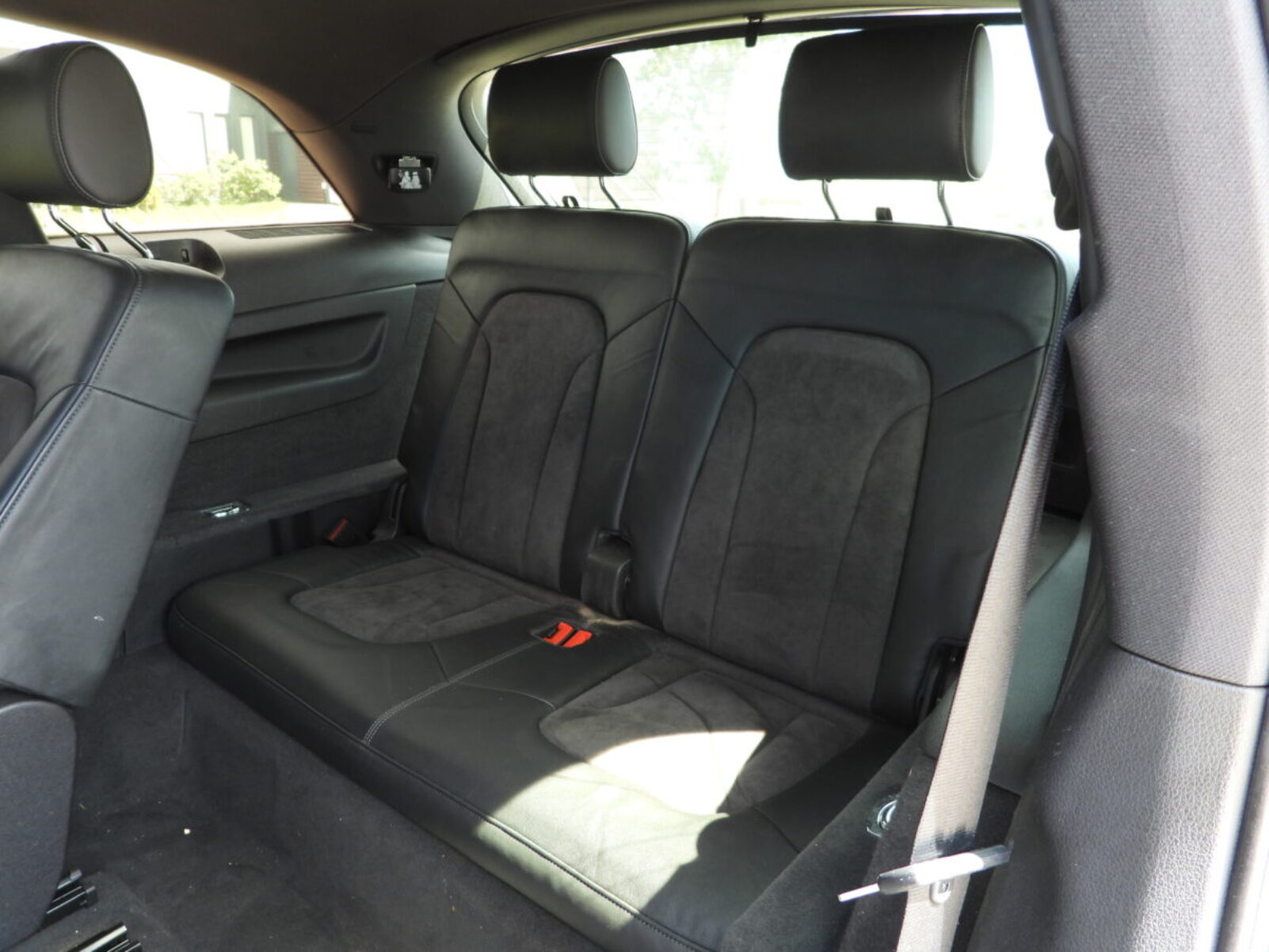 AUDI Q7 S-LINE