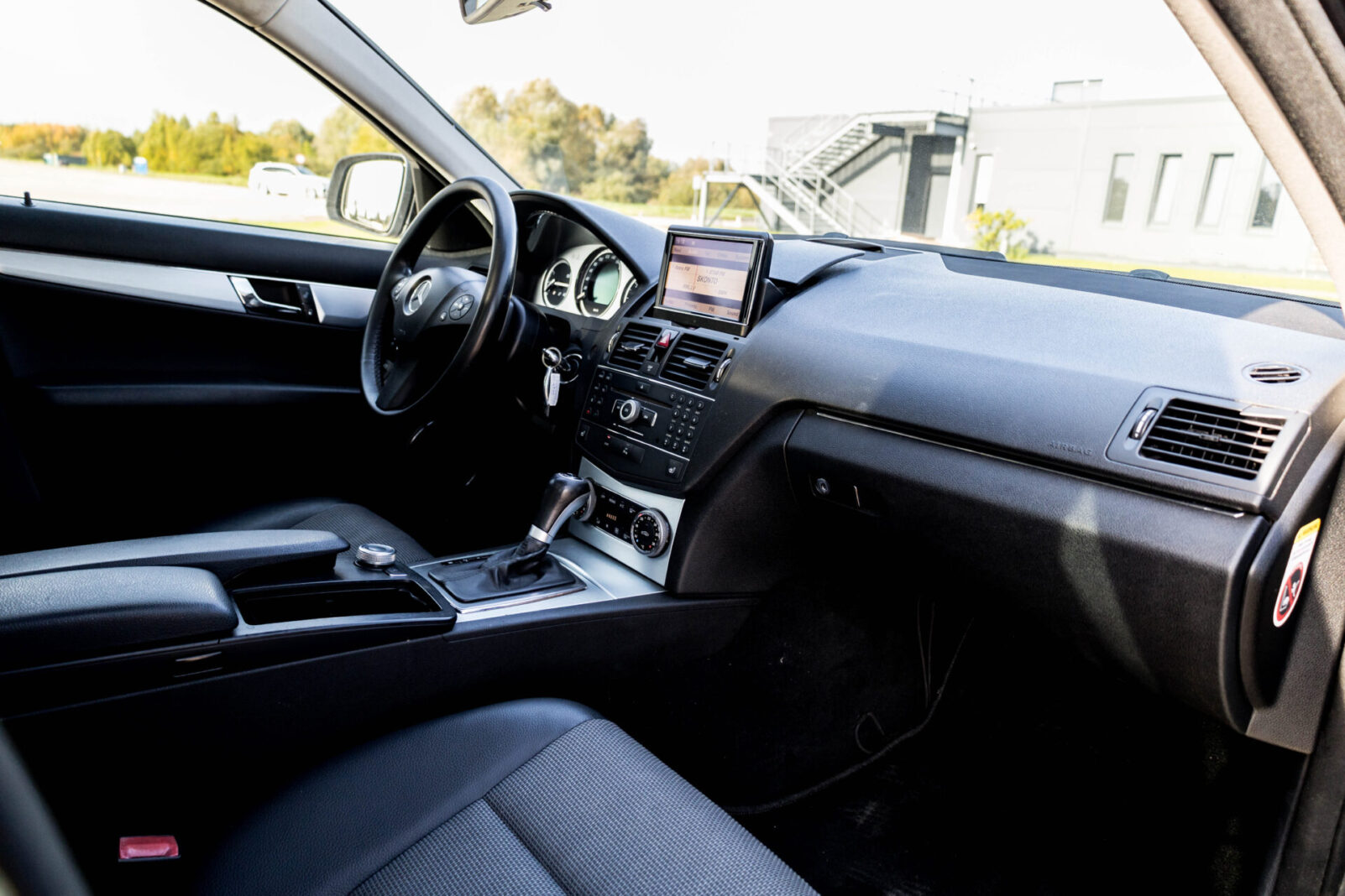 MERCEDES BENZ C320