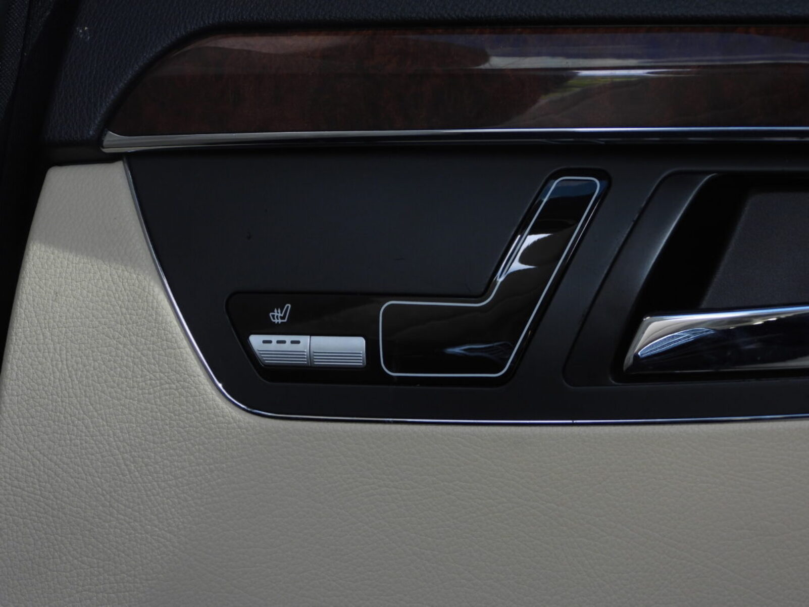 MERCEDES BENZ S320