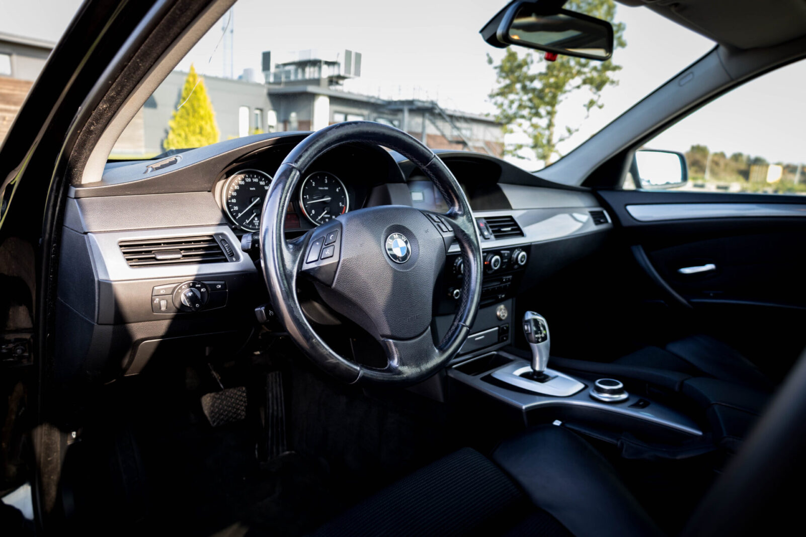 BMW 525