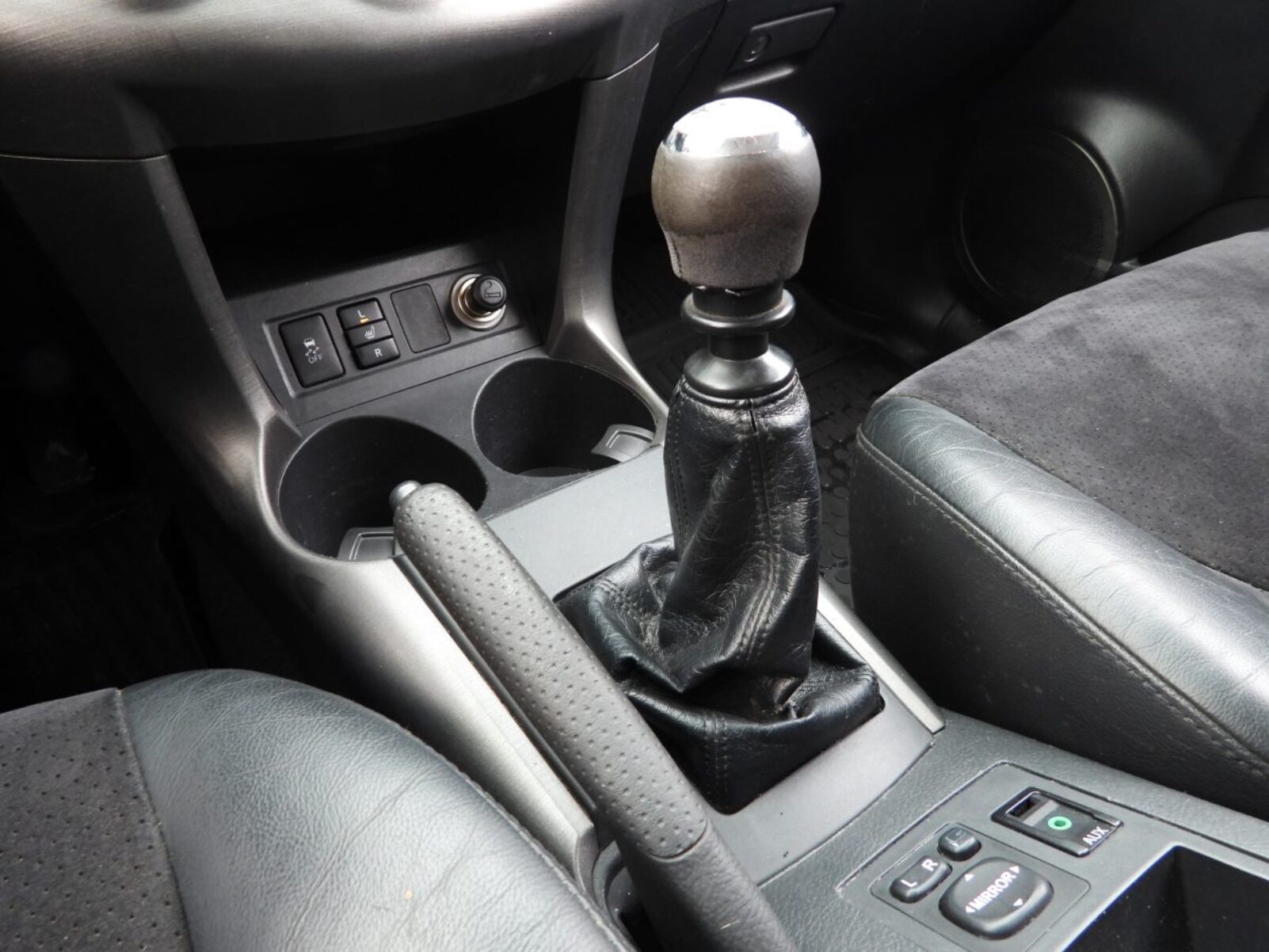 TOYOTA RAV 4