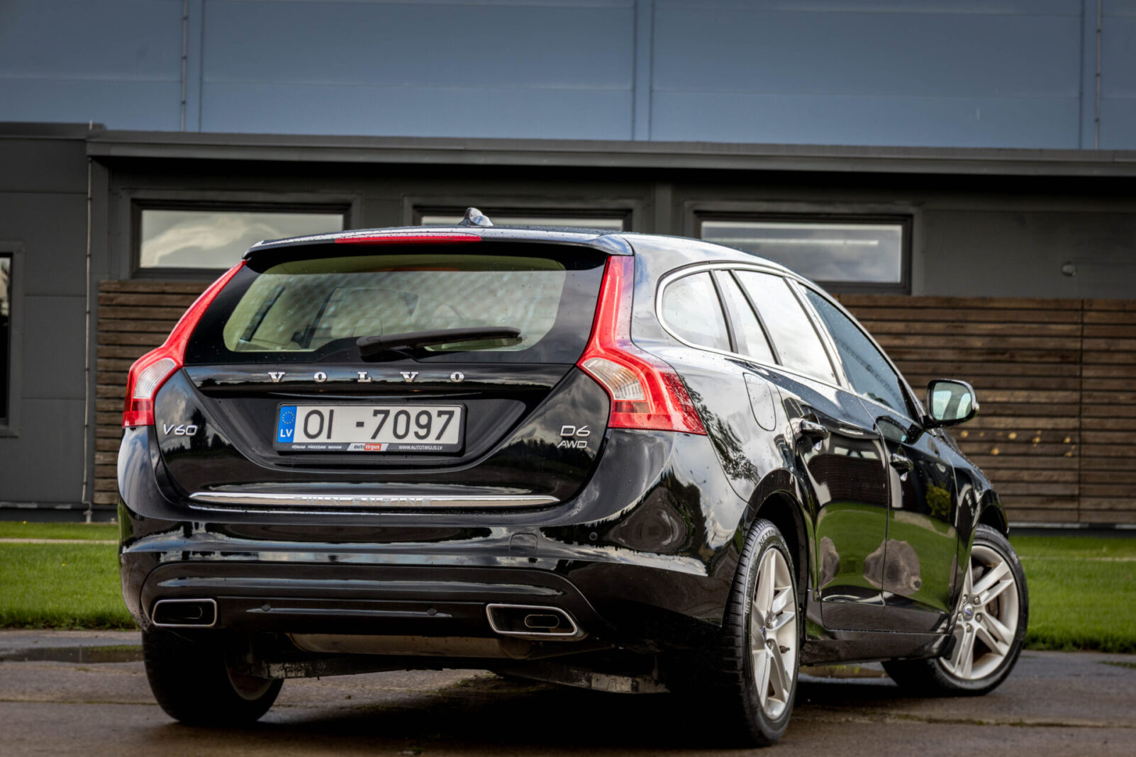 VOLVO V60 PLUG IN HYBRID