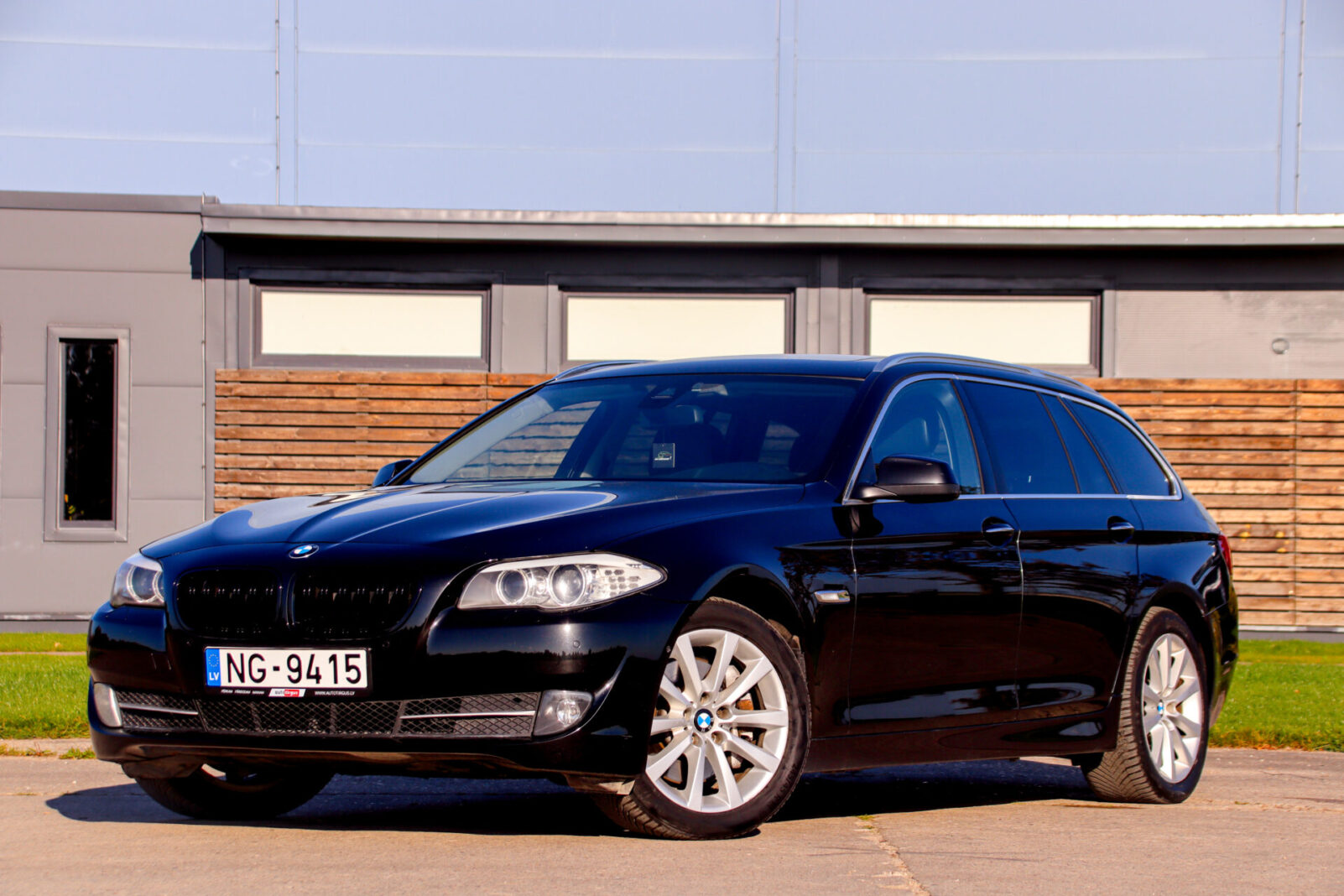 BMW 525