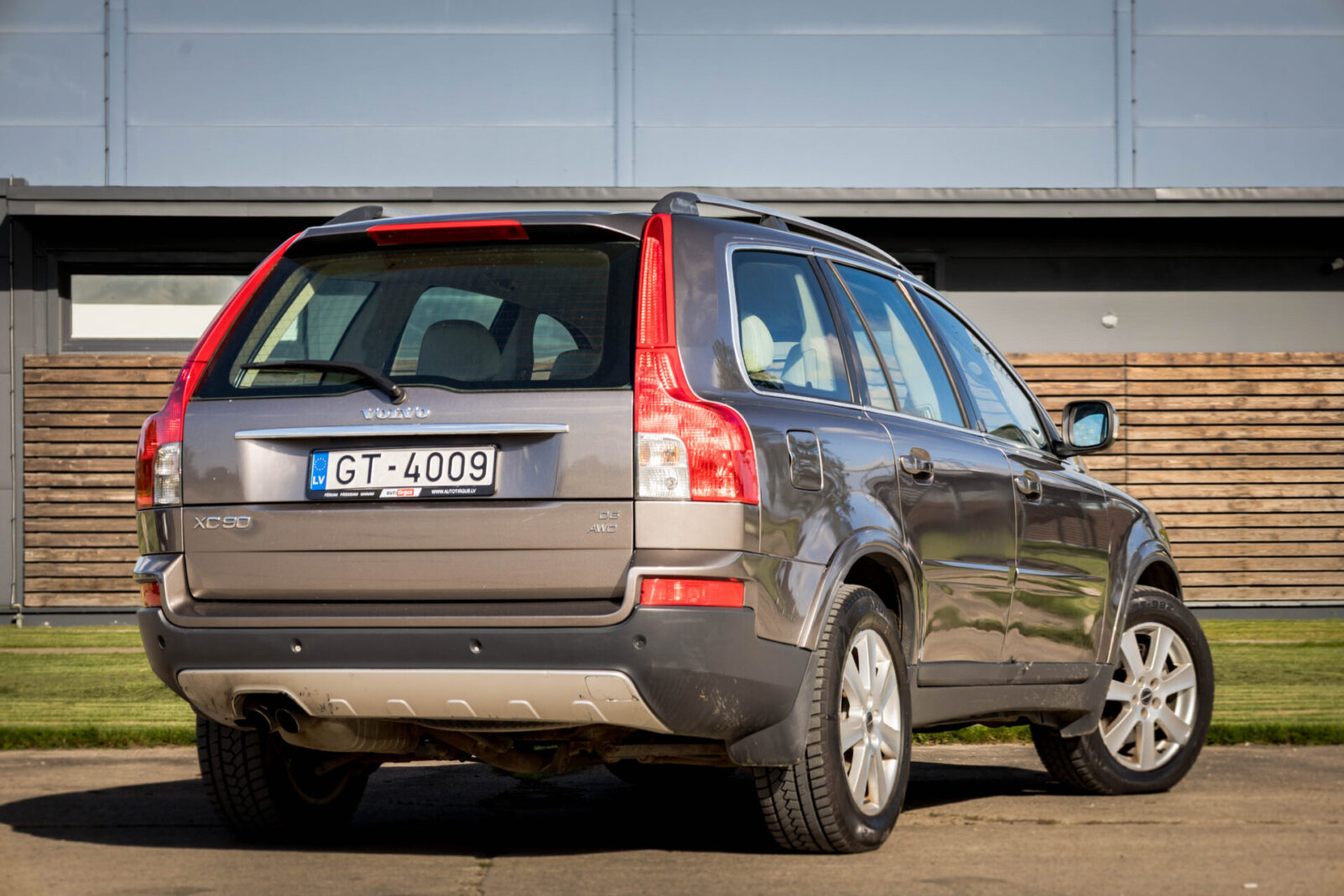 VOLVO XC90