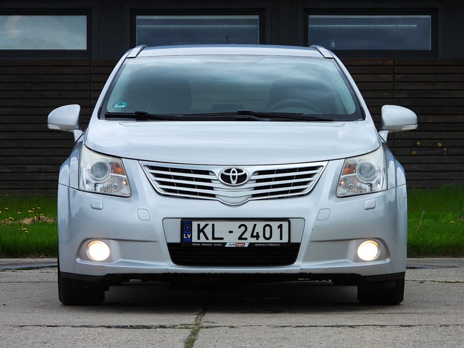 TOYOTA AVENSIS