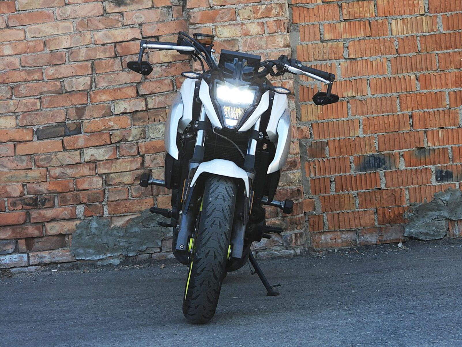 CFMOTO 650NK