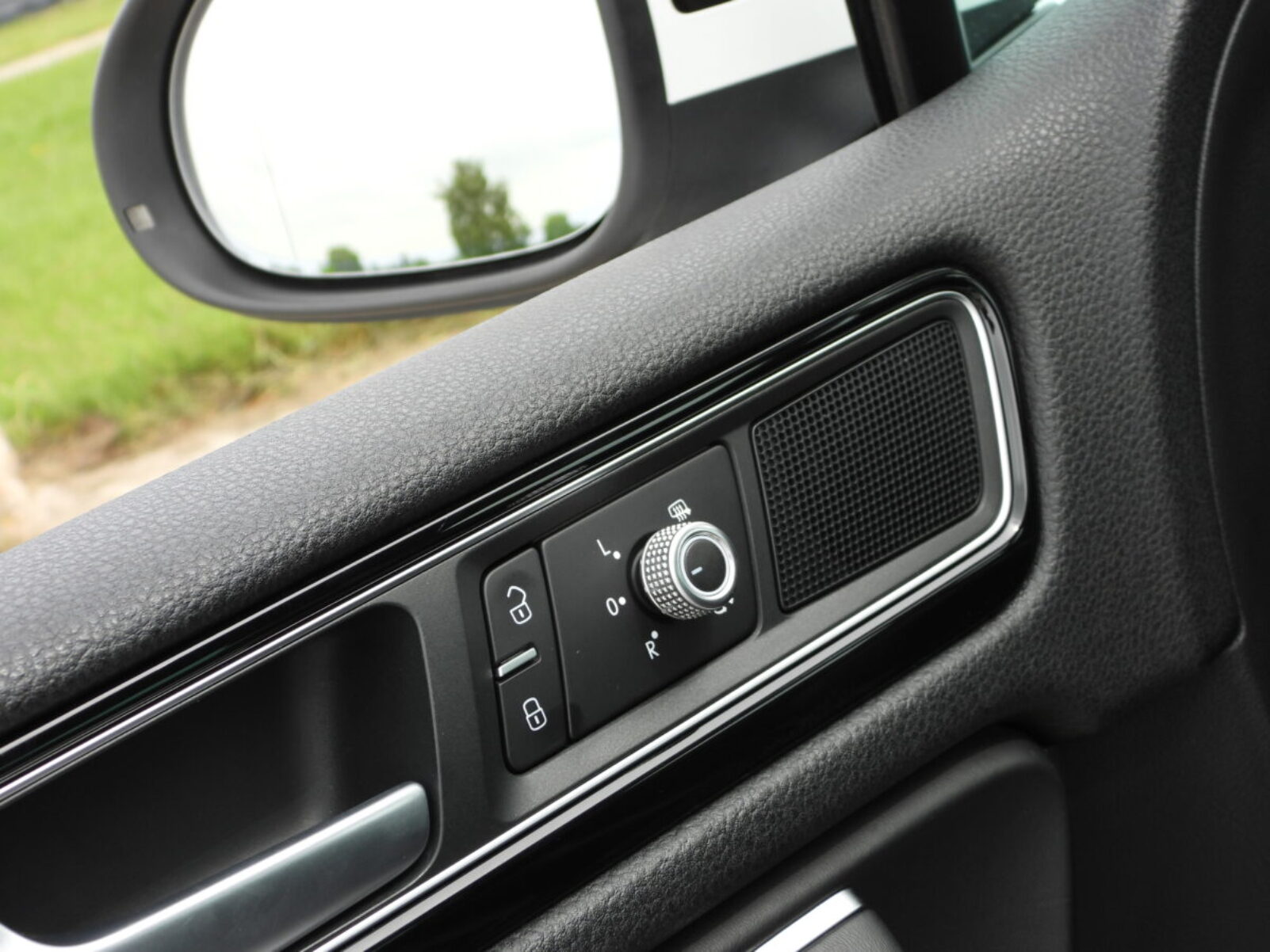 VW TOUAREG R-LINE