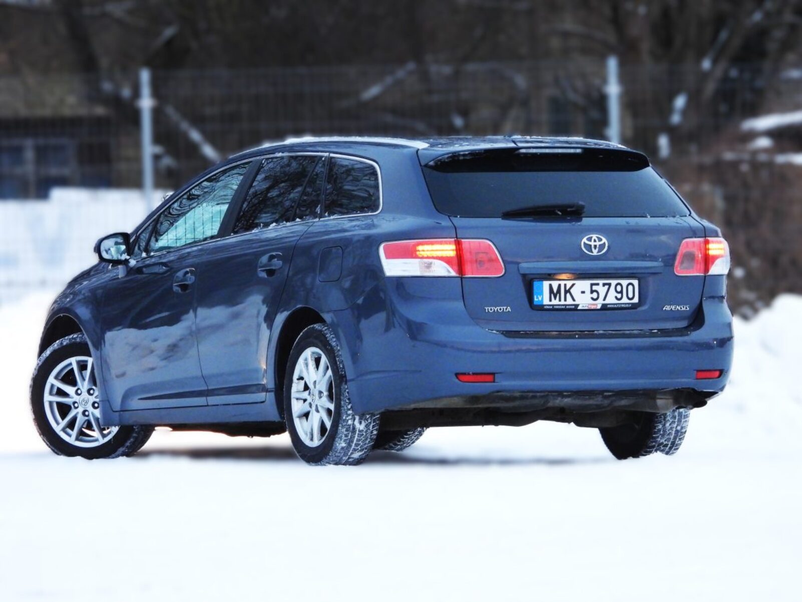 TOYOTA AVENSIS