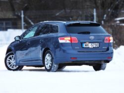 TOYOTA AVENSIS