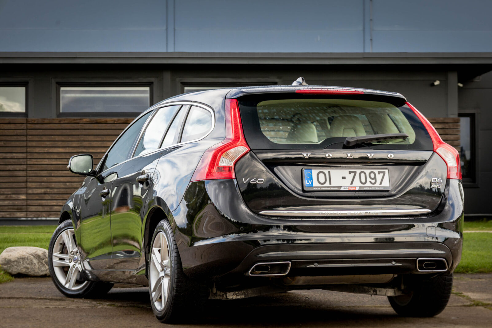 VOLVO V60 PLUG IN HYBRID