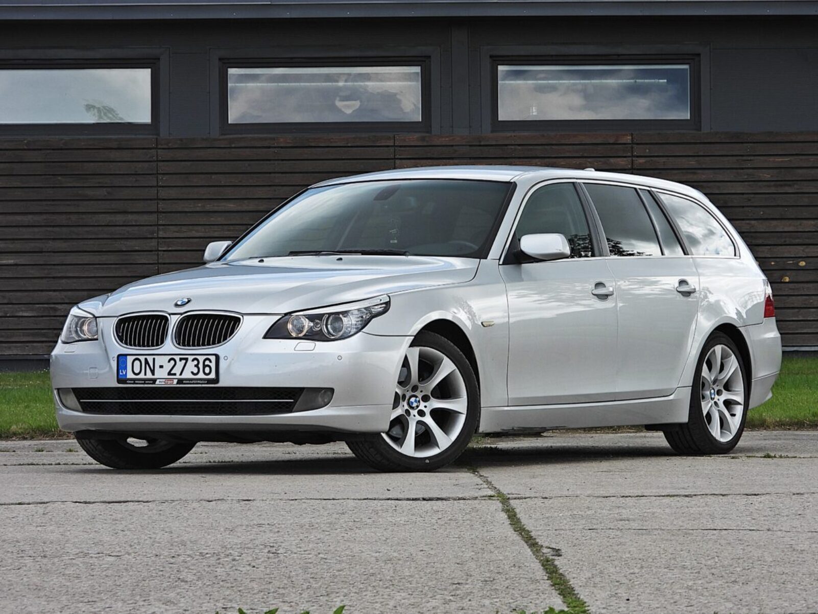 BMW 525