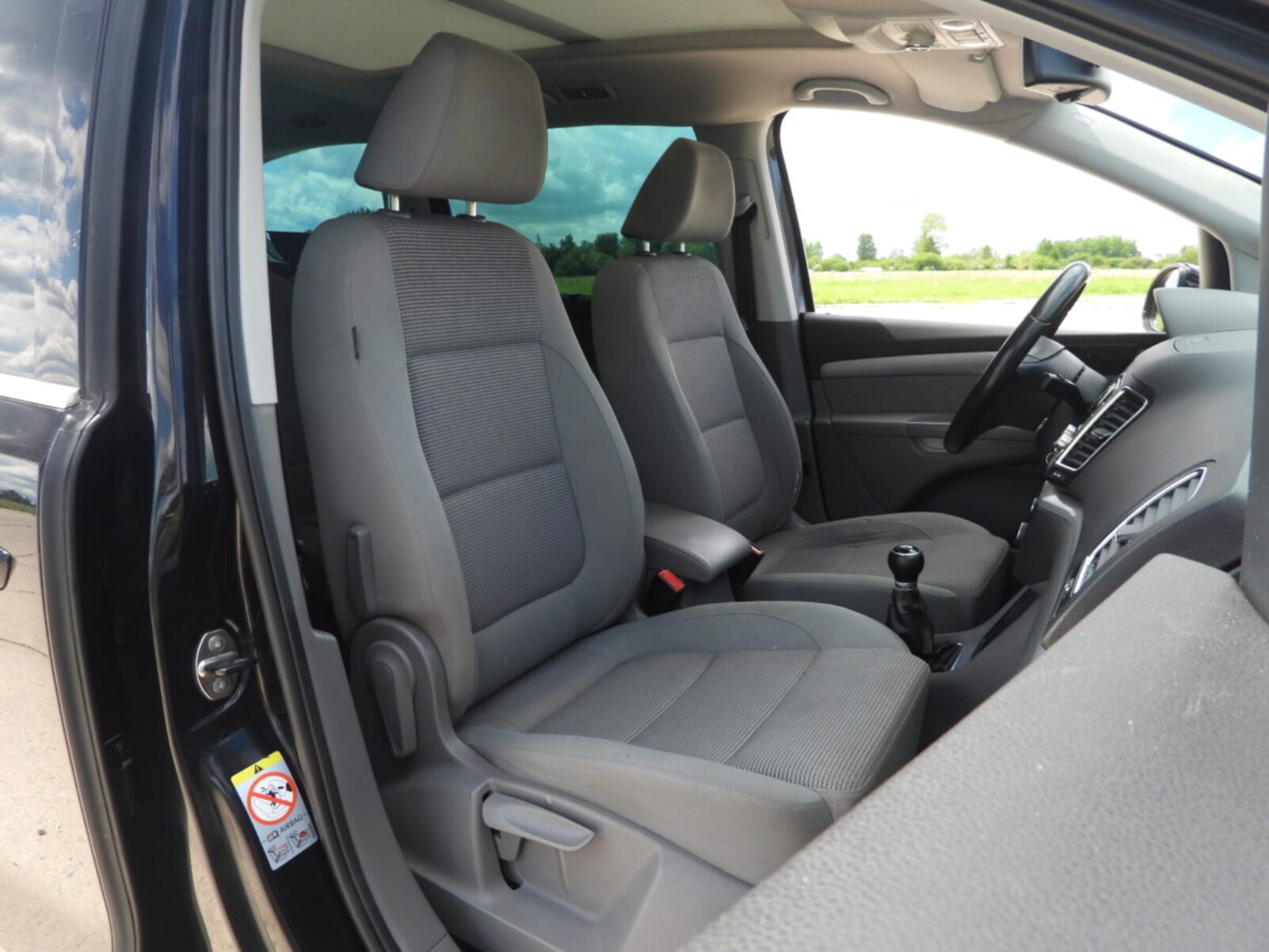 VW SHARAN
