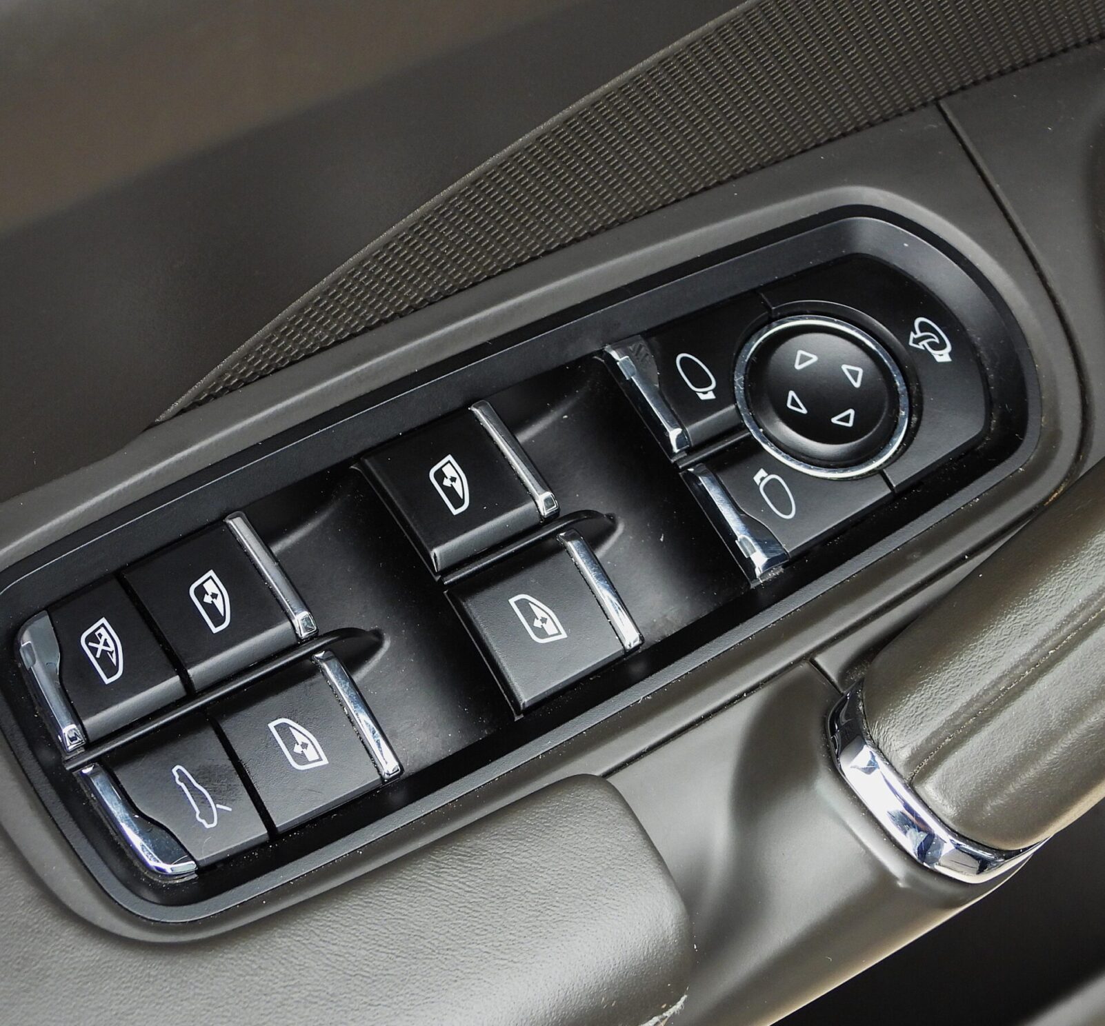 PORSCHE CAYENNE S E-HYBRID