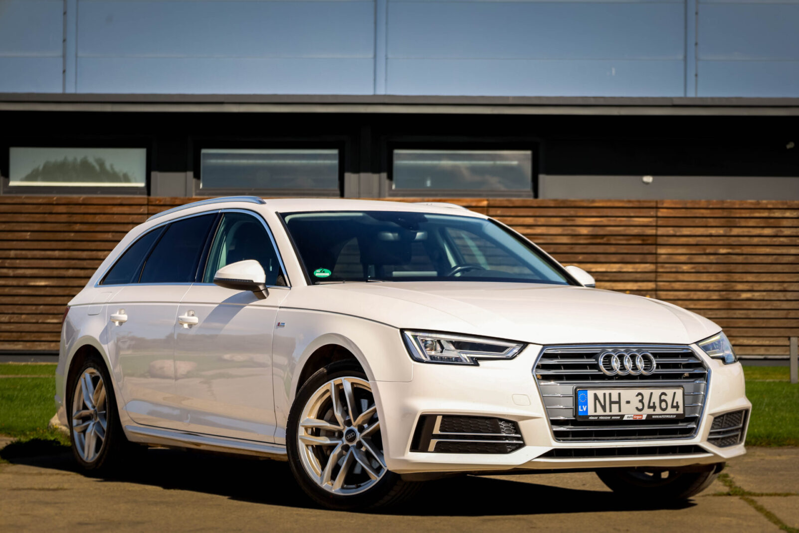 AUDI A4 AVANT