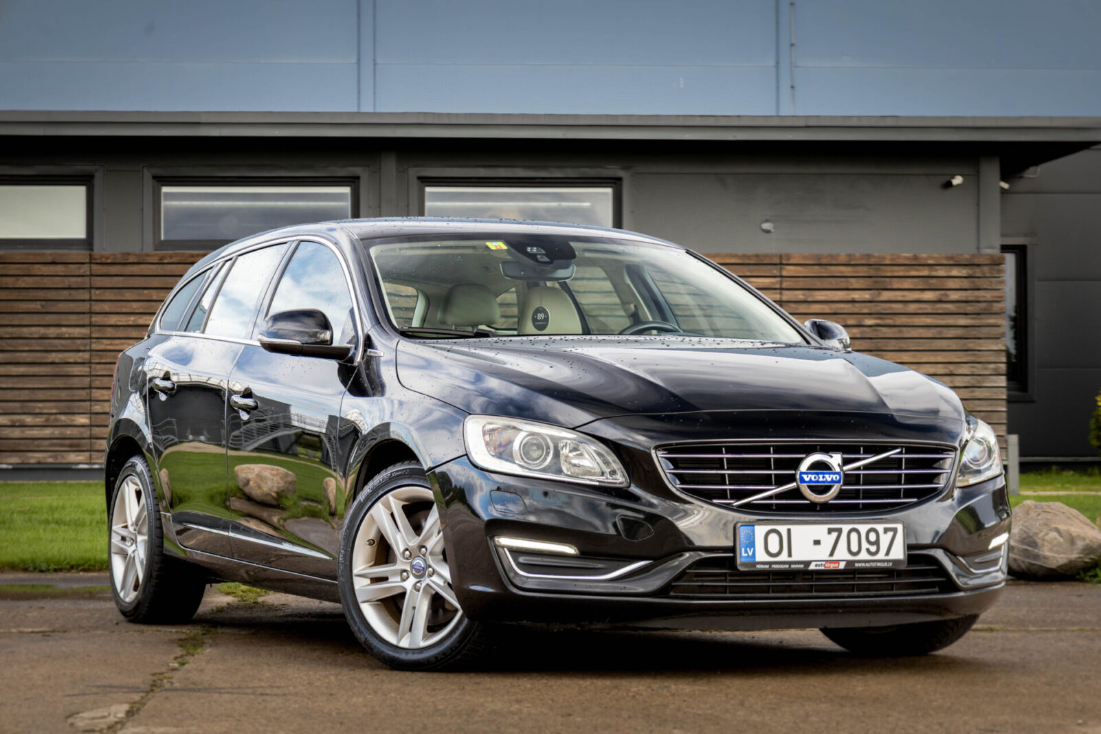 VOLVO V60 PLUG IN HYBRID
