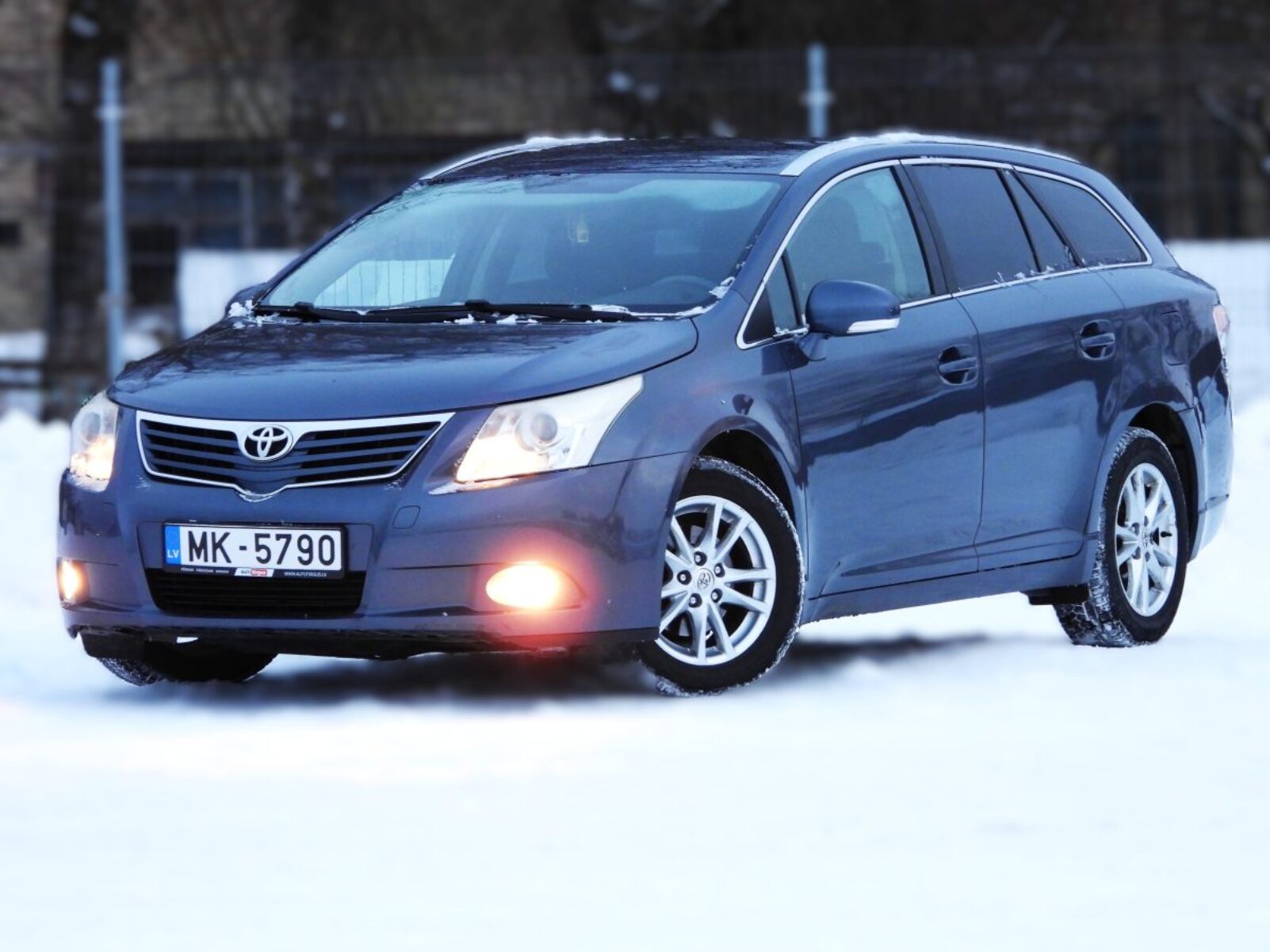 TOYOTA AVENSIS