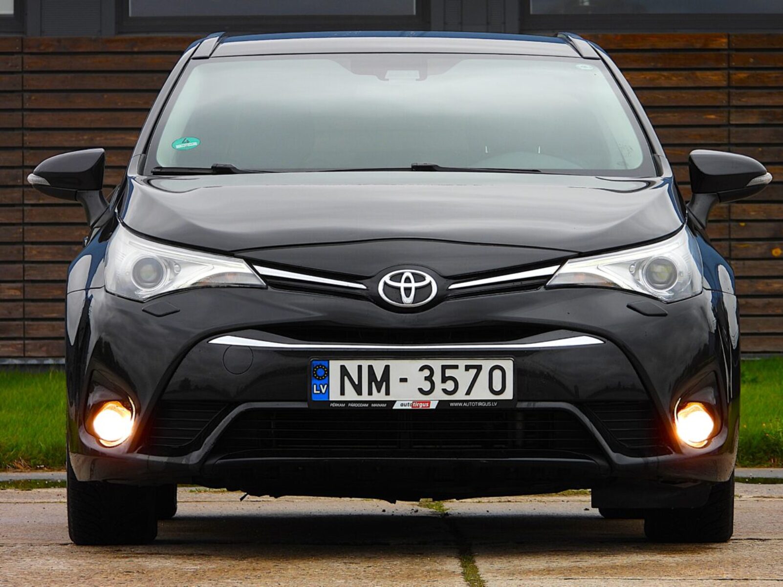TOYOTA AVENSIS