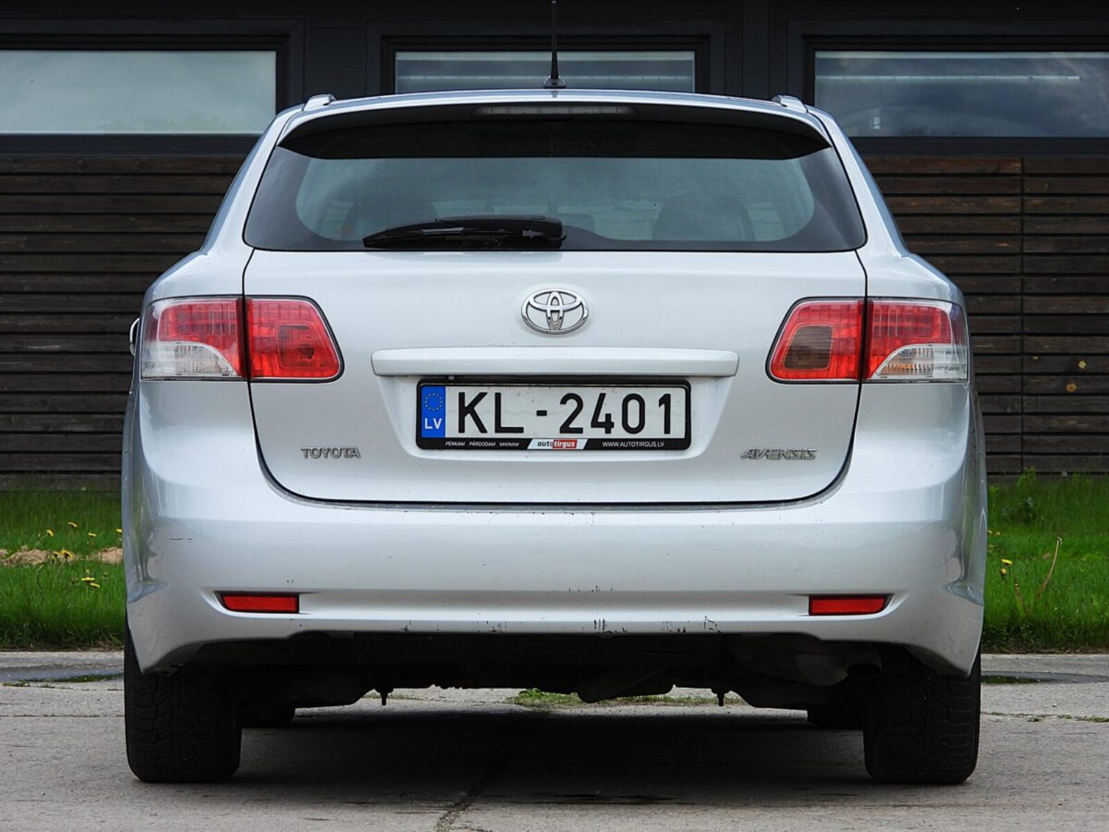 TOYOTA AVENSIS