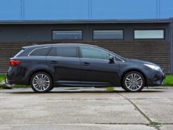 TOYOTA AVENSIS