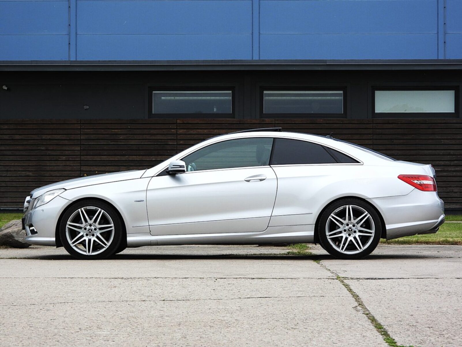 MERCEDES BENZ E350