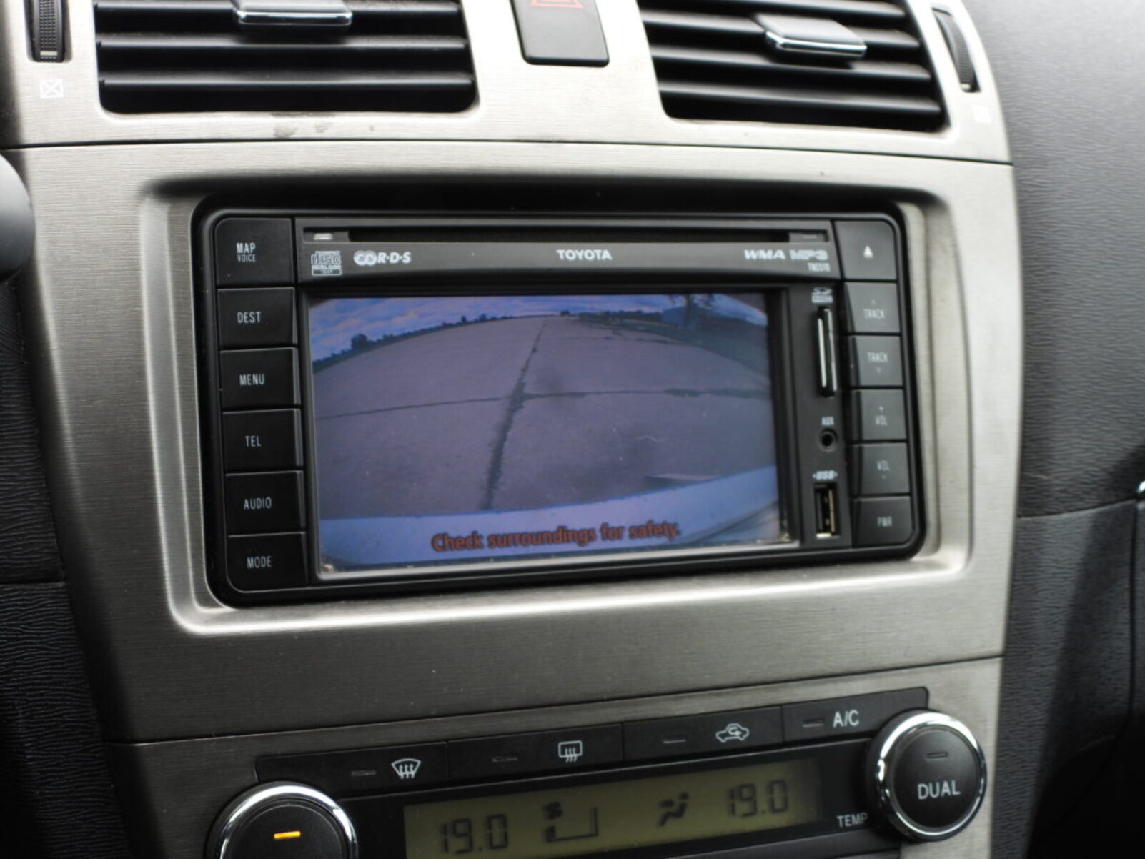 TOYOTA AVENSIS