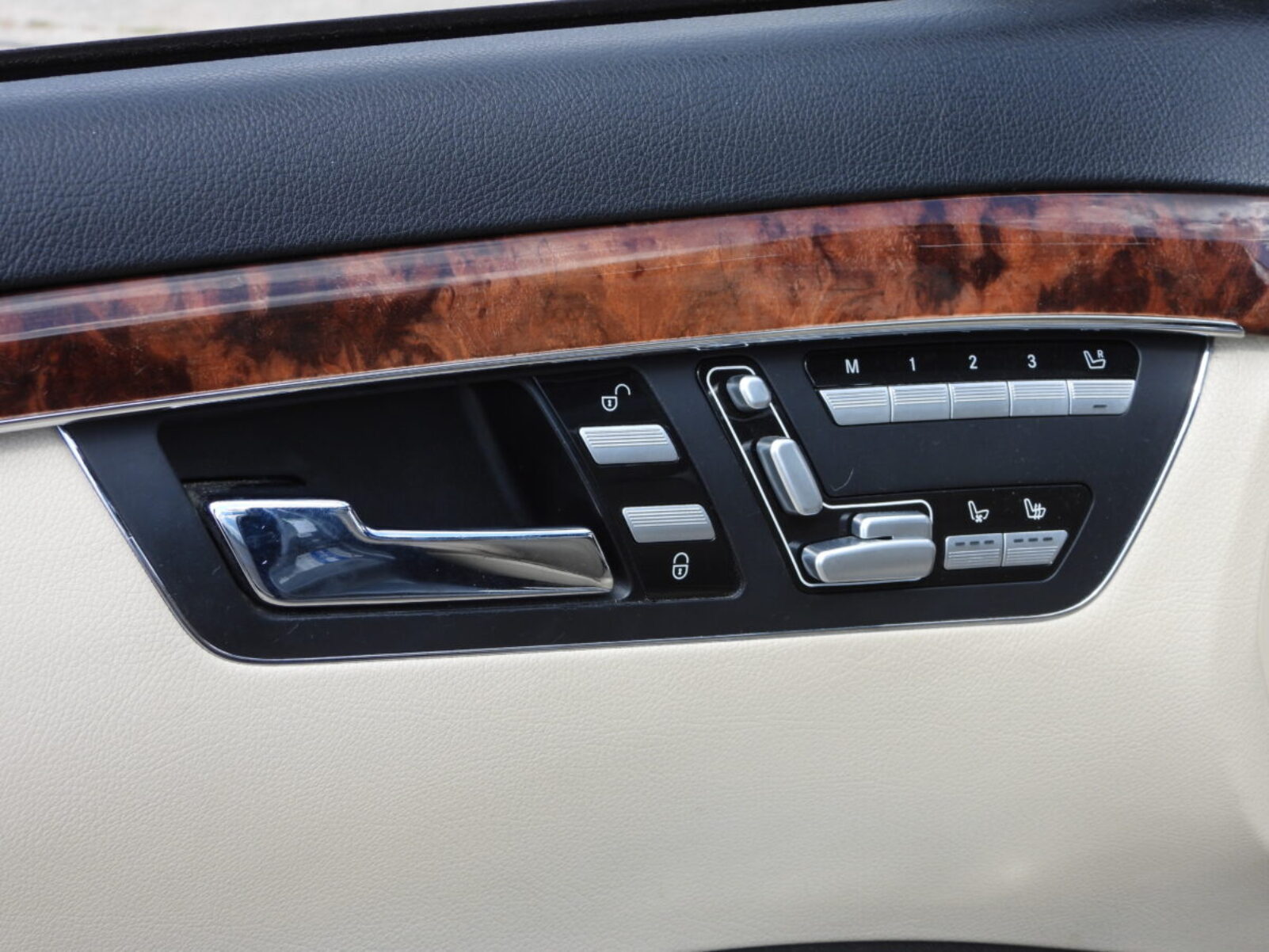 MERCEDES BENZ S320