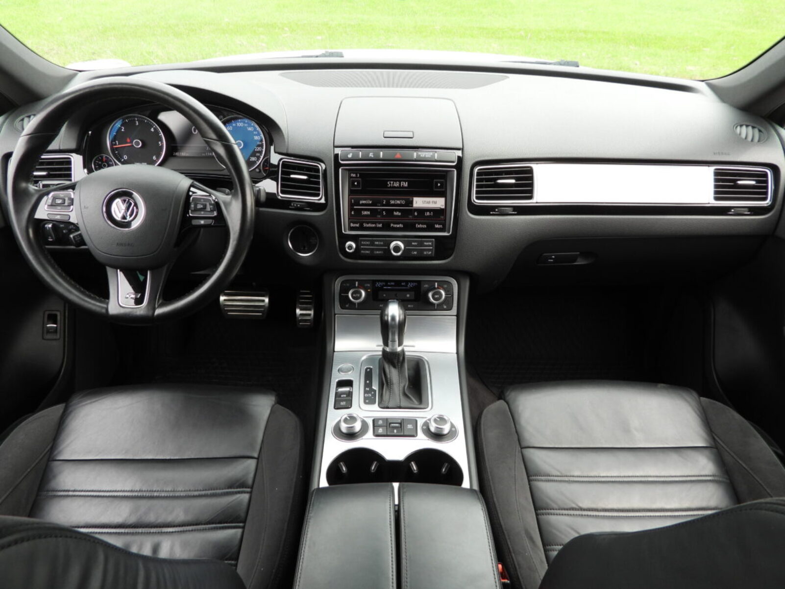 VW TOUAREG R-LINE