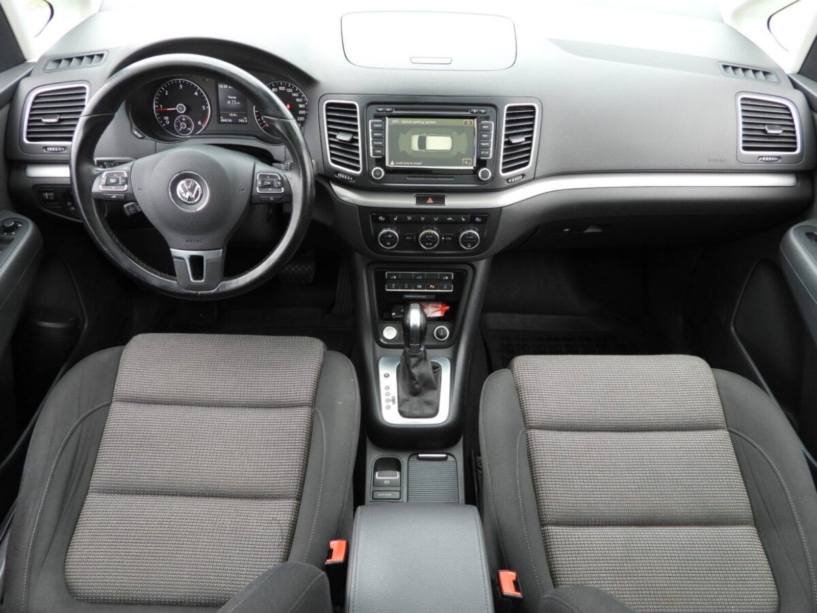 VW SHARAN