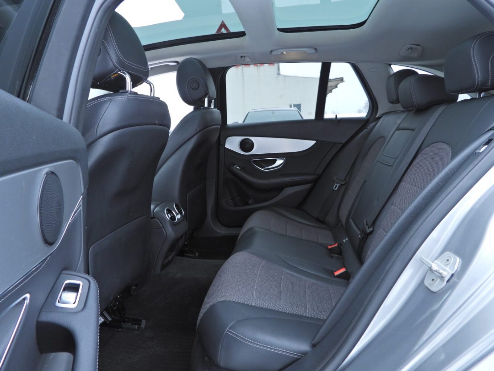MERCEDES BENZ C220 D