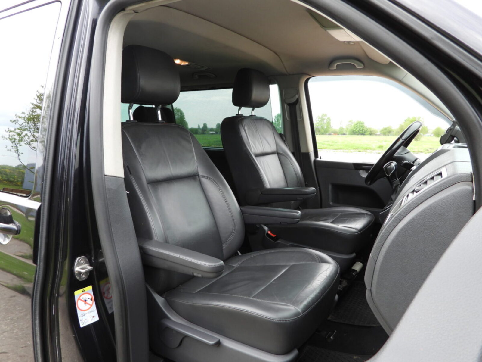 VW CARAVELLE